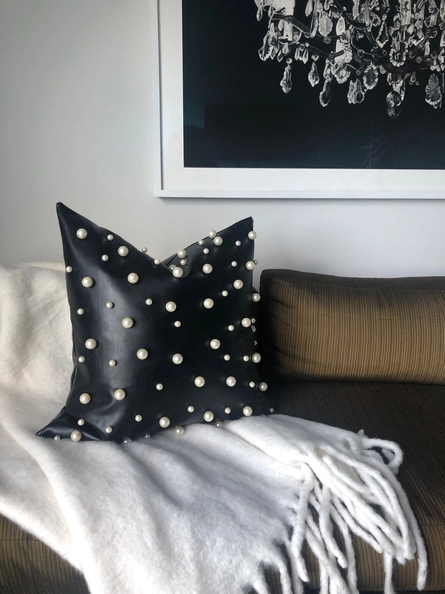 Black Pearl | Pearl Pillow